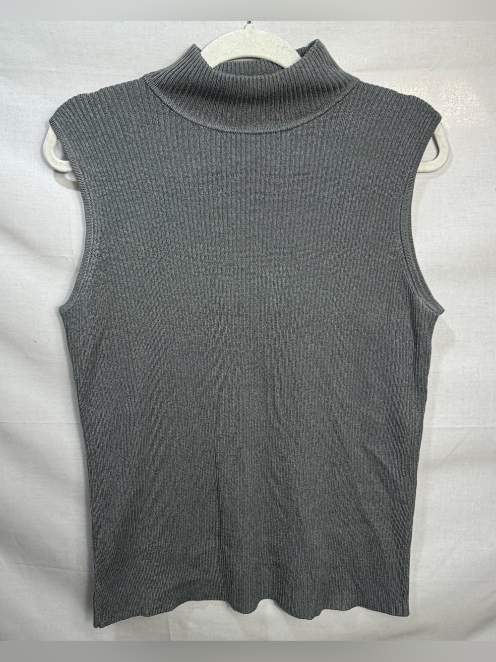 Dana Buchman Gray Ribbed Sleeveless turtleneck Tank